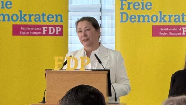 Bezirksparteitag Julia Goll MdL