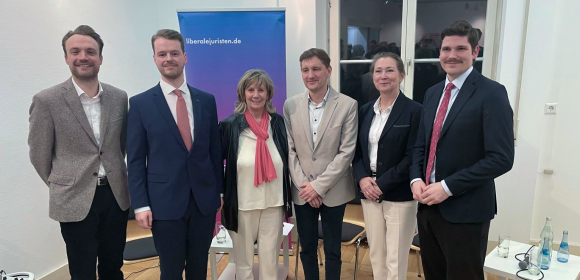 Podiumsdiskussion "Meinungsfreiheit und Strafverfolgung von Hassrede im Netz“