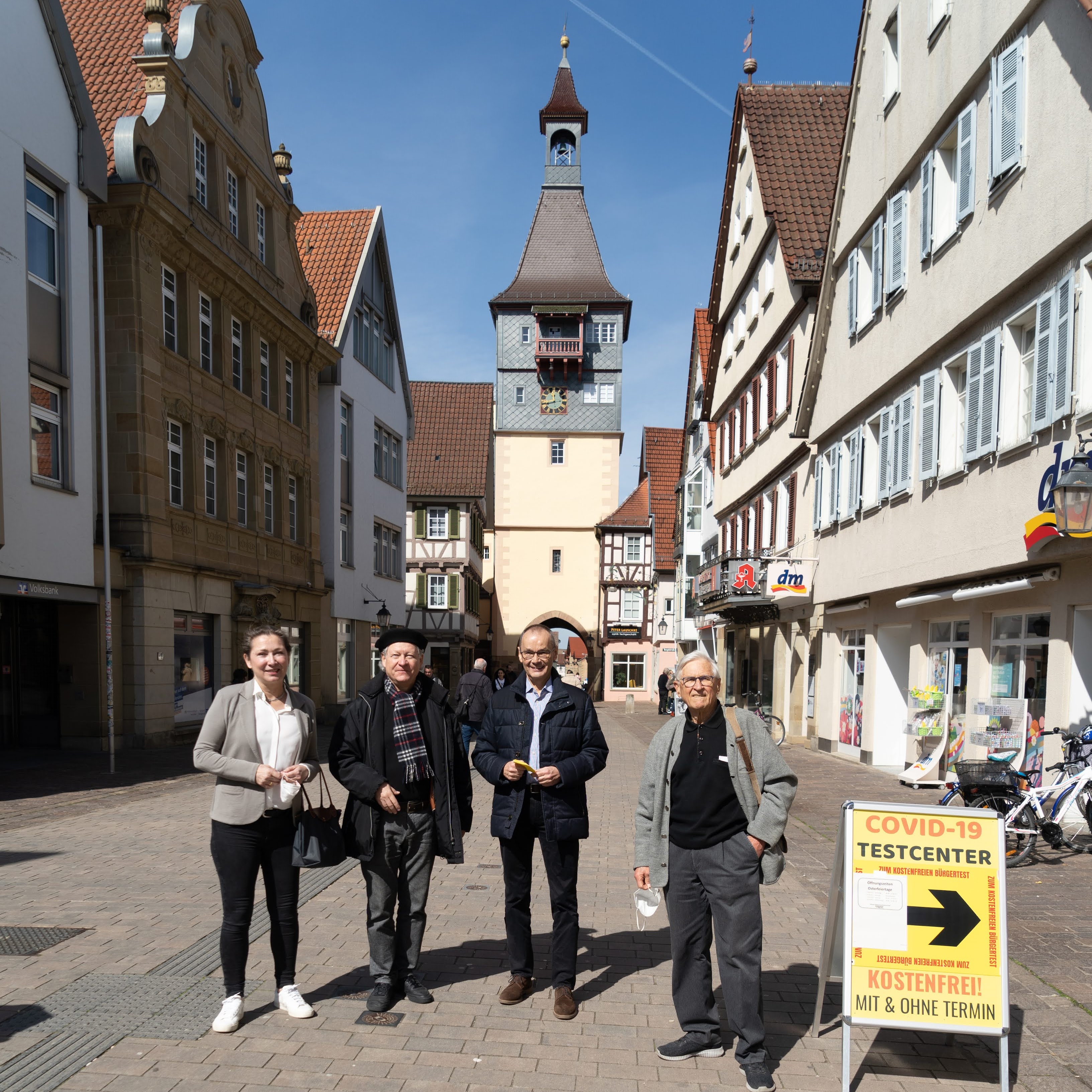 v.l.n.r.: Julia Goll MdL, FDP-Stadtrat Dr. Jürgen Hägele, Hans Dieter Scheerer MdL, FDP-Ehrenvorsitzender Peter Friedrichsohn